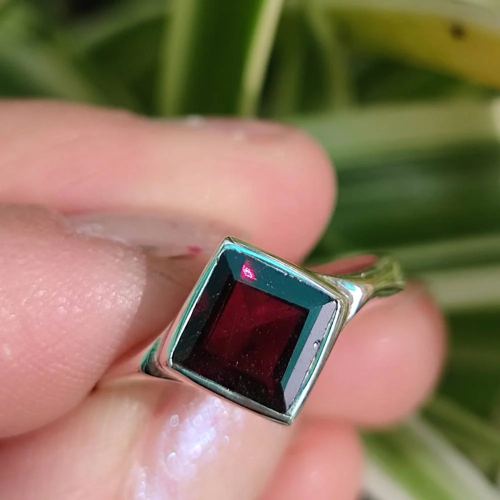 Anello con pietra in argento 925 - BASHIA - Image 2