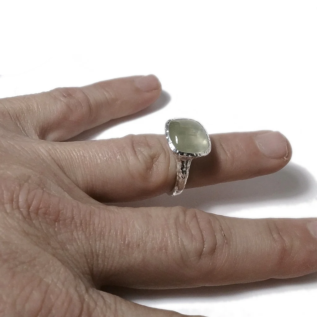 Anello martellato in argento 925 artigianale con pietra - Image 4