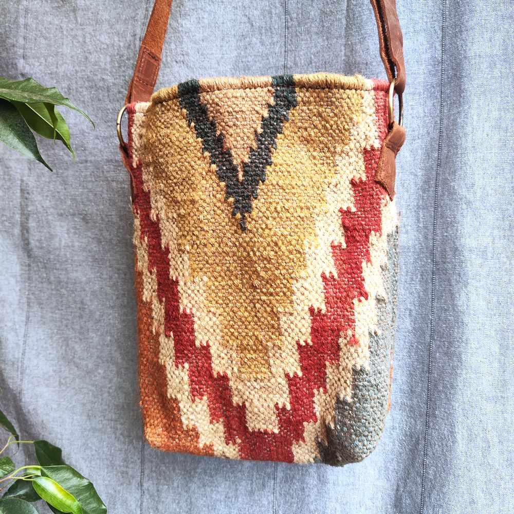 Borsa tracolla ANGUL artigianale realizzato con KILIM e Cuoio - Image 2