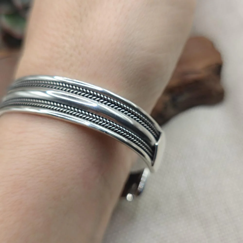 Bracciale a fascia rigido aperto in argento 925 - TRIPOLIA - Image 5