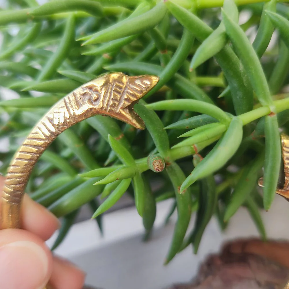 Bracciale etnico rigido in ottone - KUNTHA - Image 4