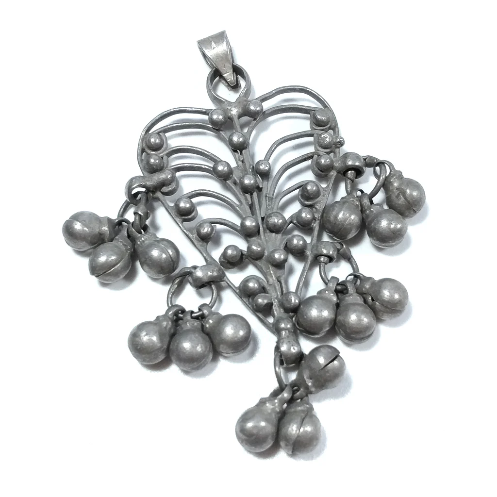 Ciondolo ETNICO in argento antico con ORNAMENTI etnici | GIOIELLI IN ARGENTO - Image 4