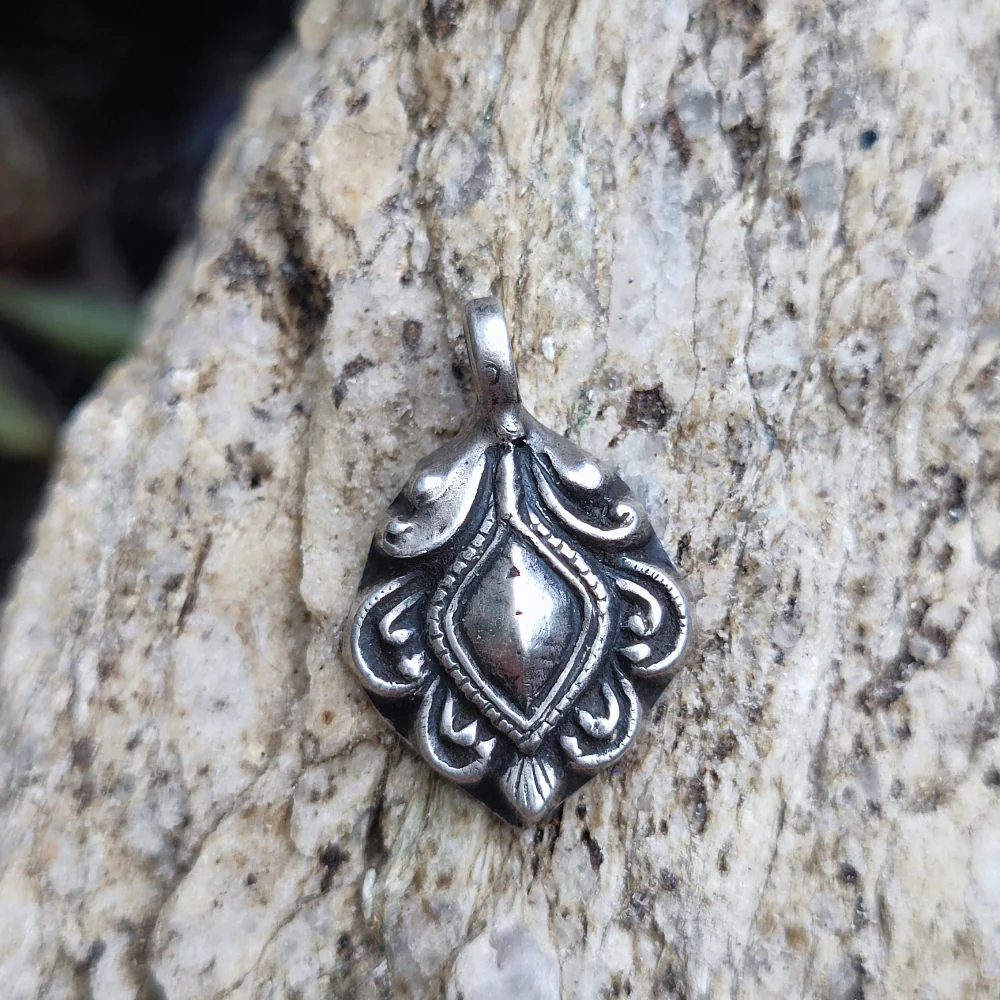 Ciondolo in argento antico con decorazioni indiane - MAMAN - Image 3