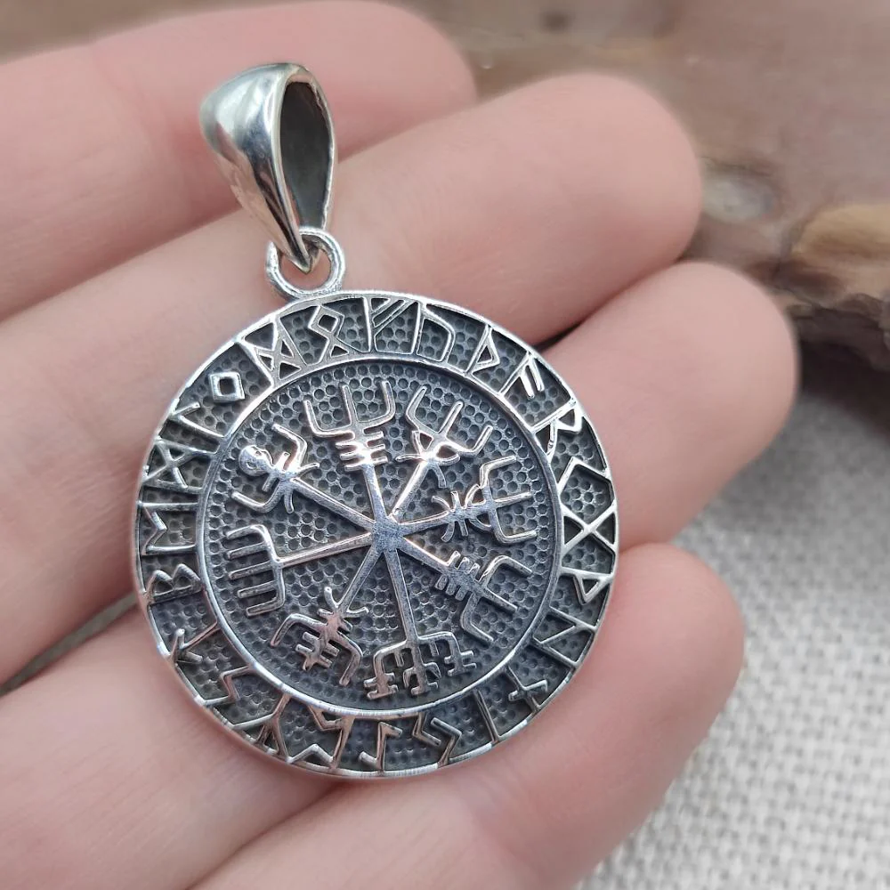 Ciondolo Vegvísir in argento 925 - DAVARAM - Image 2