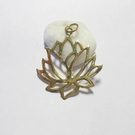 Ciondolo fiore di loto in ottone argentato - AJMER
