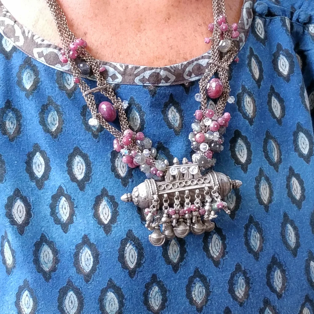 Collana ETNICA argento antico e RUBINO, PIETRA di LUNA | Gioielli etnici INDIA - Image 11