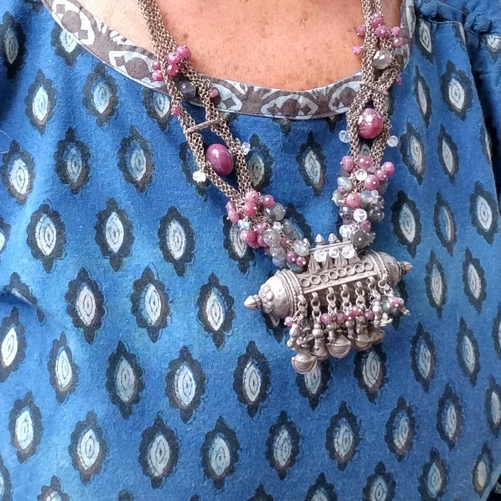 Collana ETNICA argento antico e RUBINO, PIETRA di LUNA | Gioielli etnici INDIA - Image 8