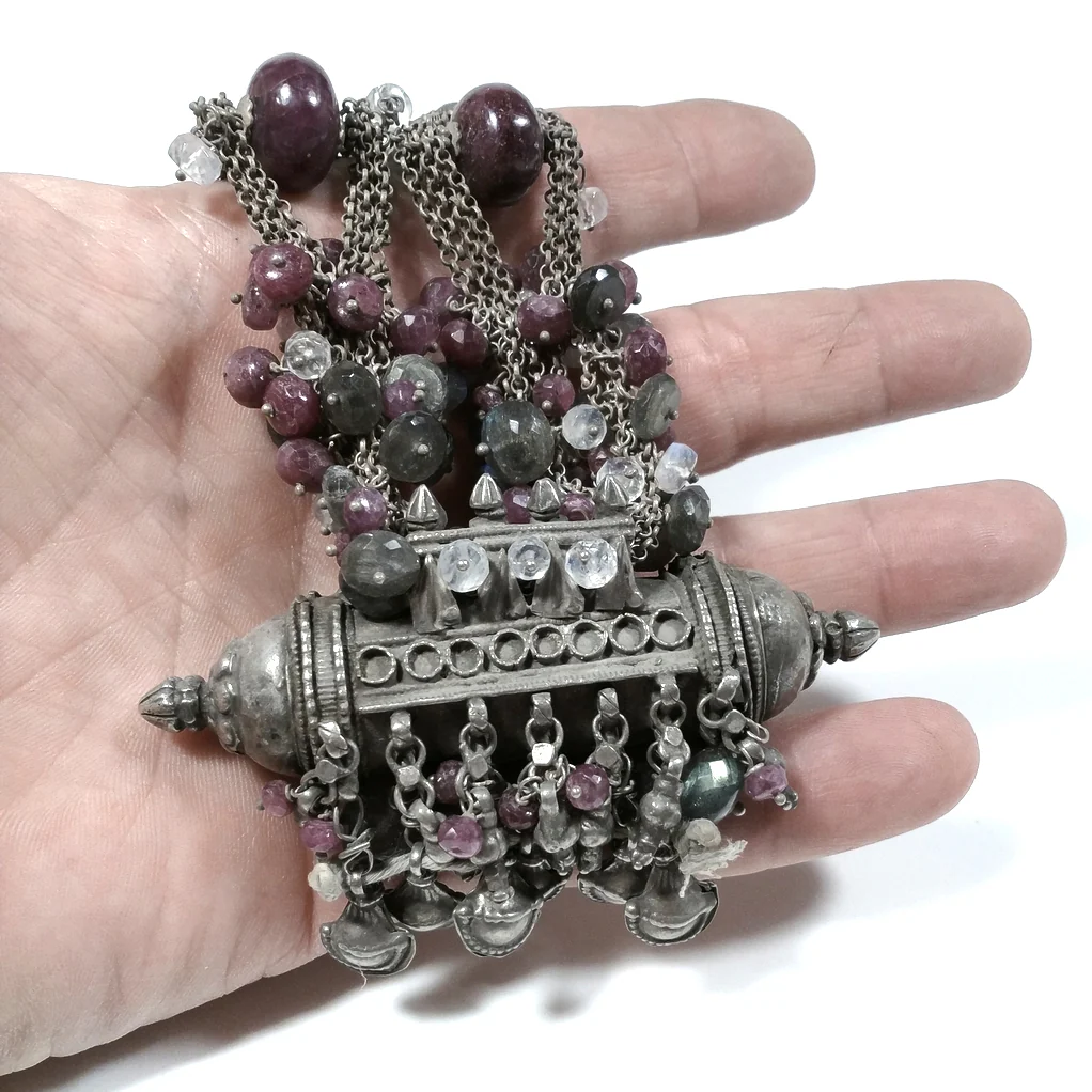 Collana ETNICA argento antico e RUBINO, PIETRA di LUNA | Gioielli etnici INDIA - Image 9