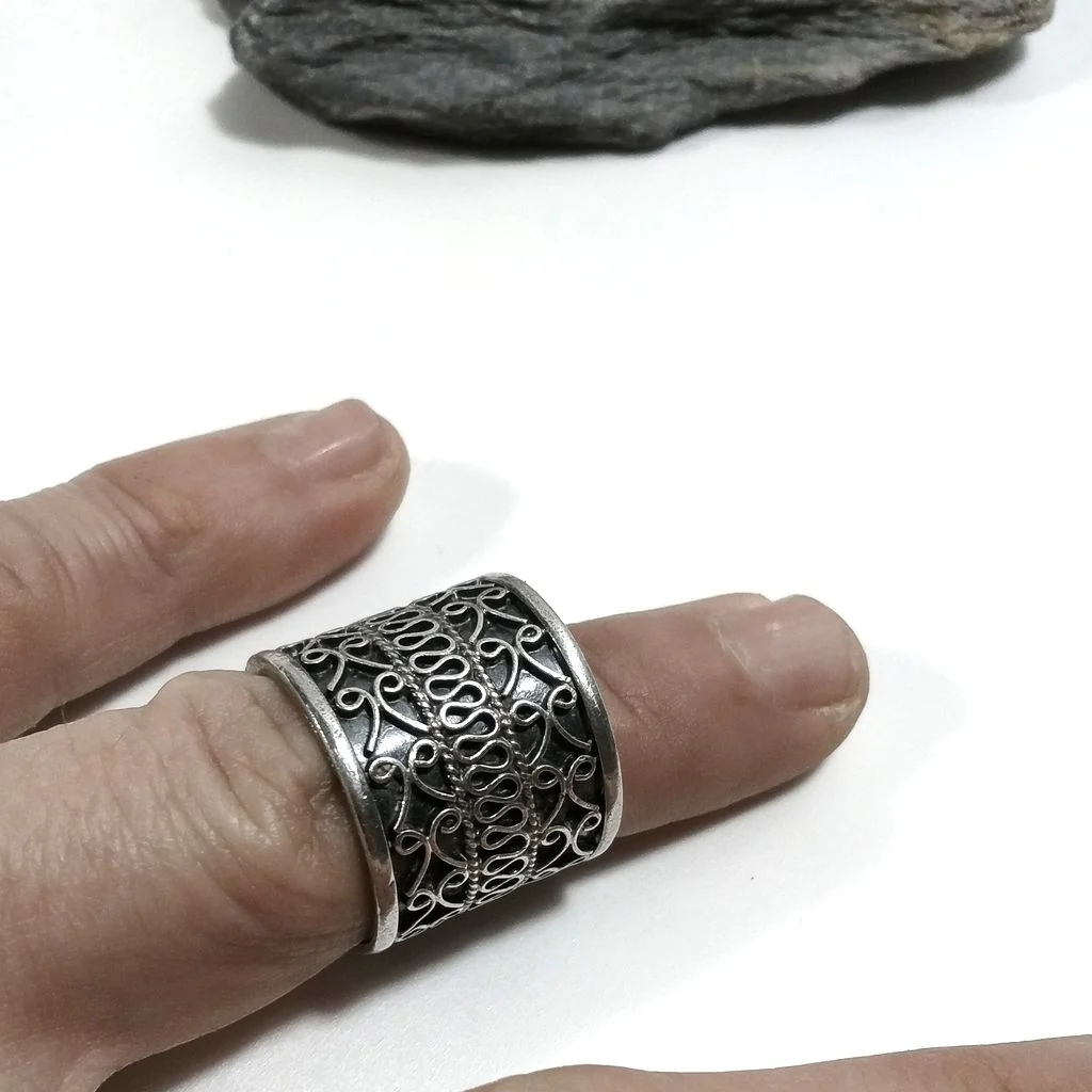 Anello a fascia alta in argento 925 con filigrana - PINDAYA - Image 3