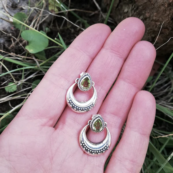 ORECCHINI LALIMA in argento 925 con pietra | Orecchini argento con PERIDOTO - Image 2