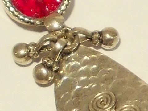 Orecchini etnico in argento antico - ROSSO - Image 4